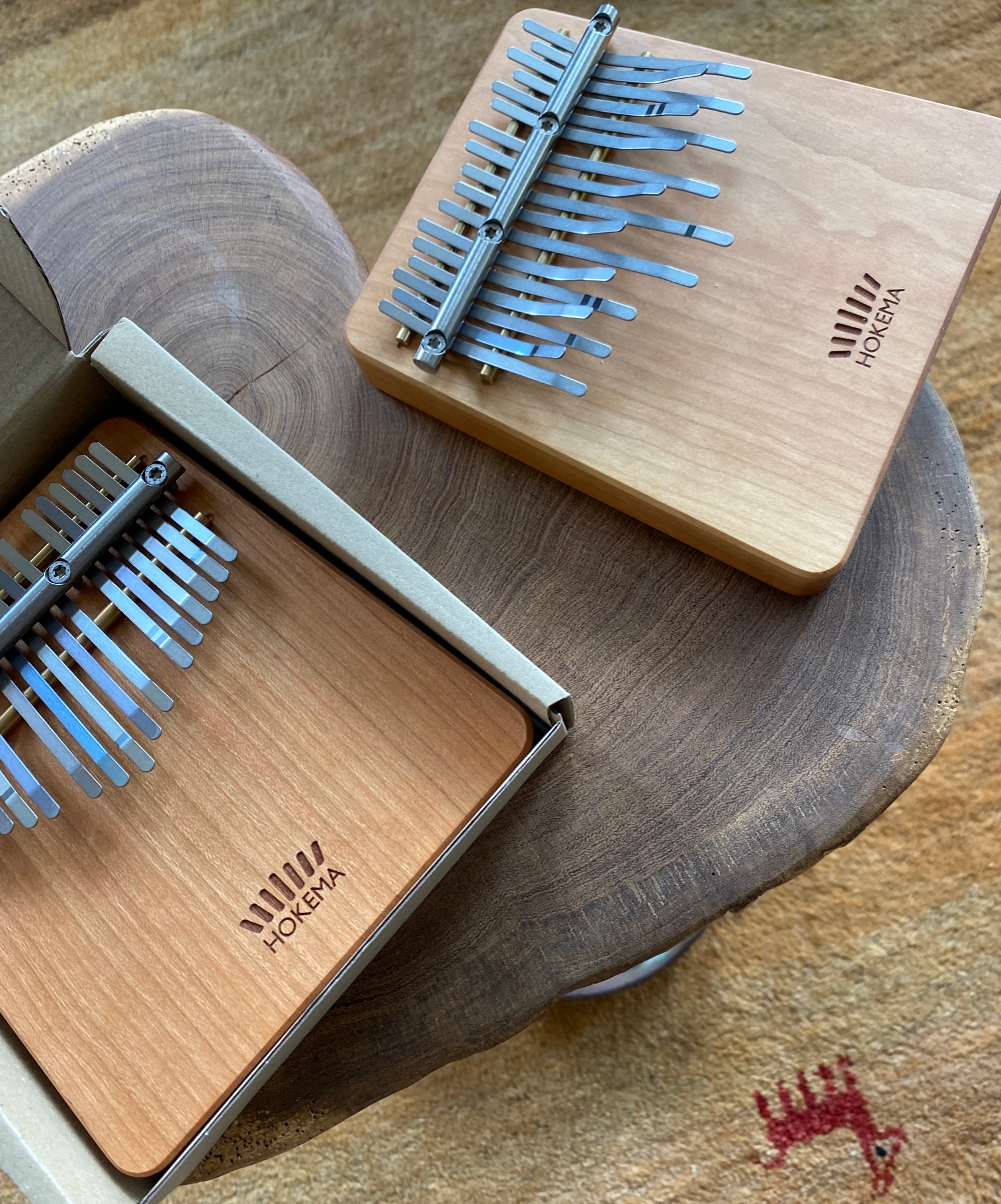 Hokema B17 Mini Kalimba - 4 Hokema Kalimbas, 5 The 17-Note